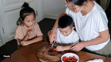parenting-mother-kids-nutrition