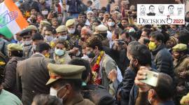 priyanka gandhi vadra no alt set