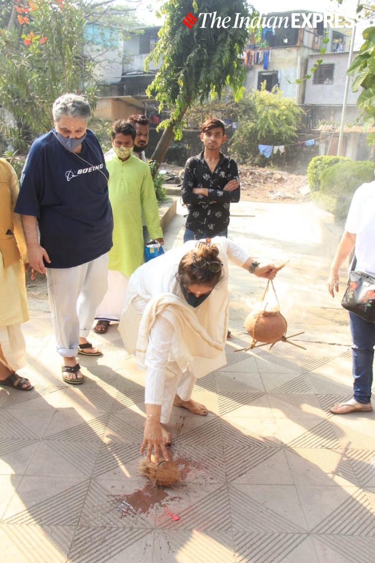 raveena tandon father funeral 