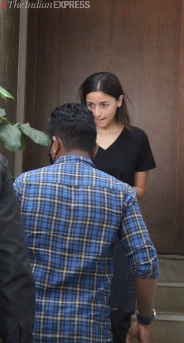 alia bhatt at zoya akhtar house