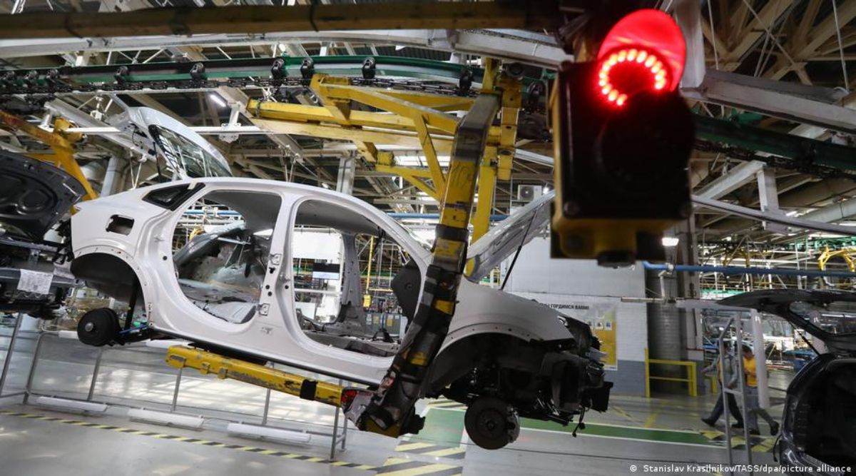 
Zelenskyy called out Renault during his 20-minute speech to the French parliament (Stanislav Krasilnikov/TASS/dpa/picture alliance)