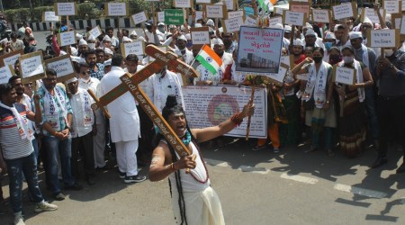 Farmers protest the acquisition of land between Hazira and Gothan in Surat. (Hanif Malek)