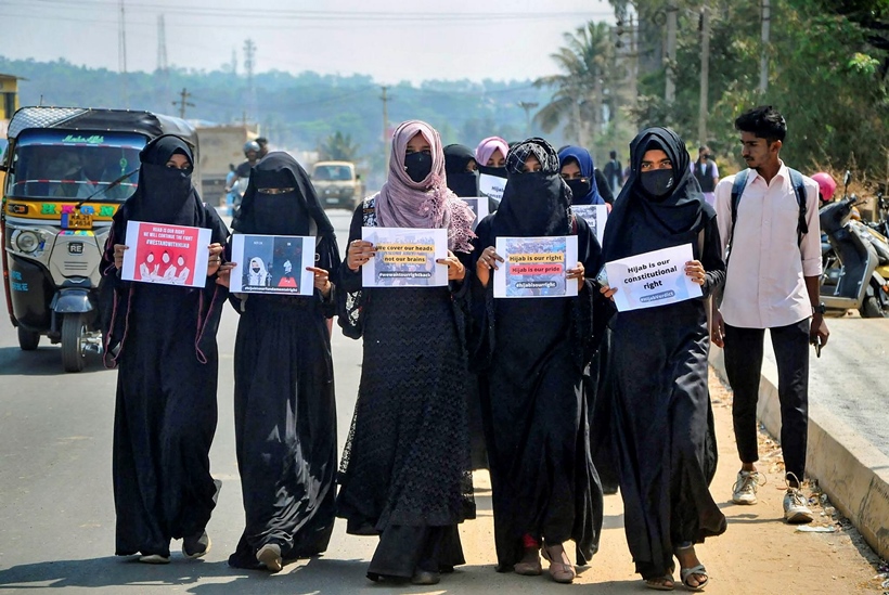 Karnataka Teacher Girl Sex - 10th exams in Karnataka: Absentee number rises to 22000; 7 teachers  suspended for allowing hijab | Cities News,The Indian Express