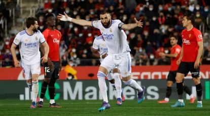 Benzema keeps on scoring, Madrid stays close to Barcelona