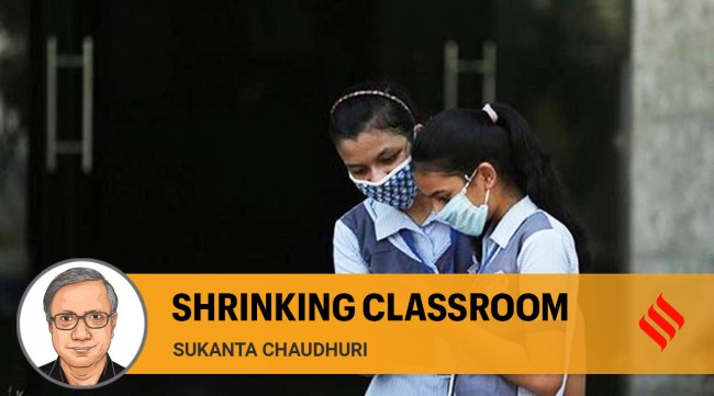 Students wearing face masks outside a school amid the Covid-19 pandemic. (File Photo)