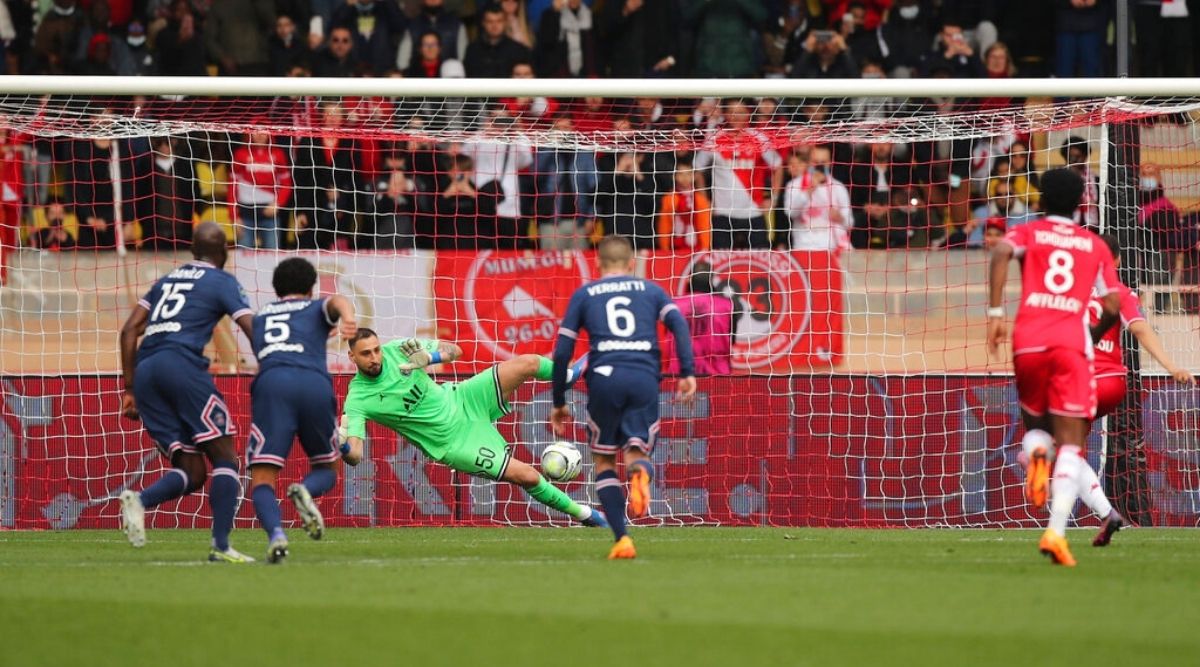 Photo of Le Paris Saint-Germain, leader du championnat de France, s’est incliné 3-0 face à Monaco