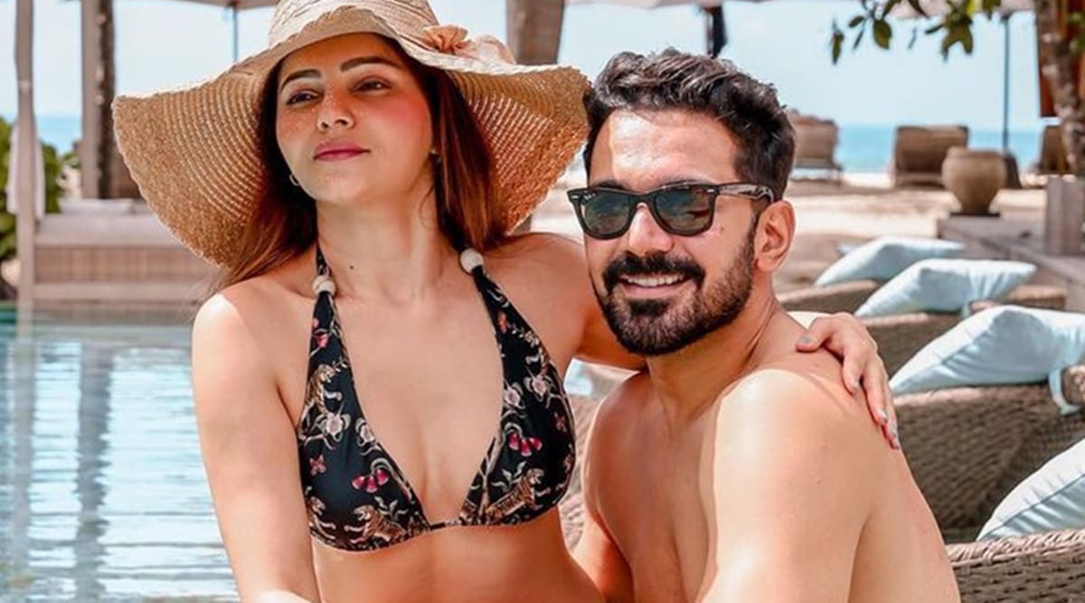 Rubina Dilaik says kissing the frog in Khatron Ke Khiladi 12 promo was  'tormenting': 'Will hate to kiss Abhinav now' | Entertainment News,The  Indian Express