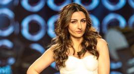 Soha ali khan, soha ali khan lakme fashion week, soha ali khan style