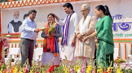 Tripura CM Biplab Kumar Deb with former Tripura People's Front (TPF) leader Patal Kanya Jamatia. (Photo: twitter/@BjpBiplab)

