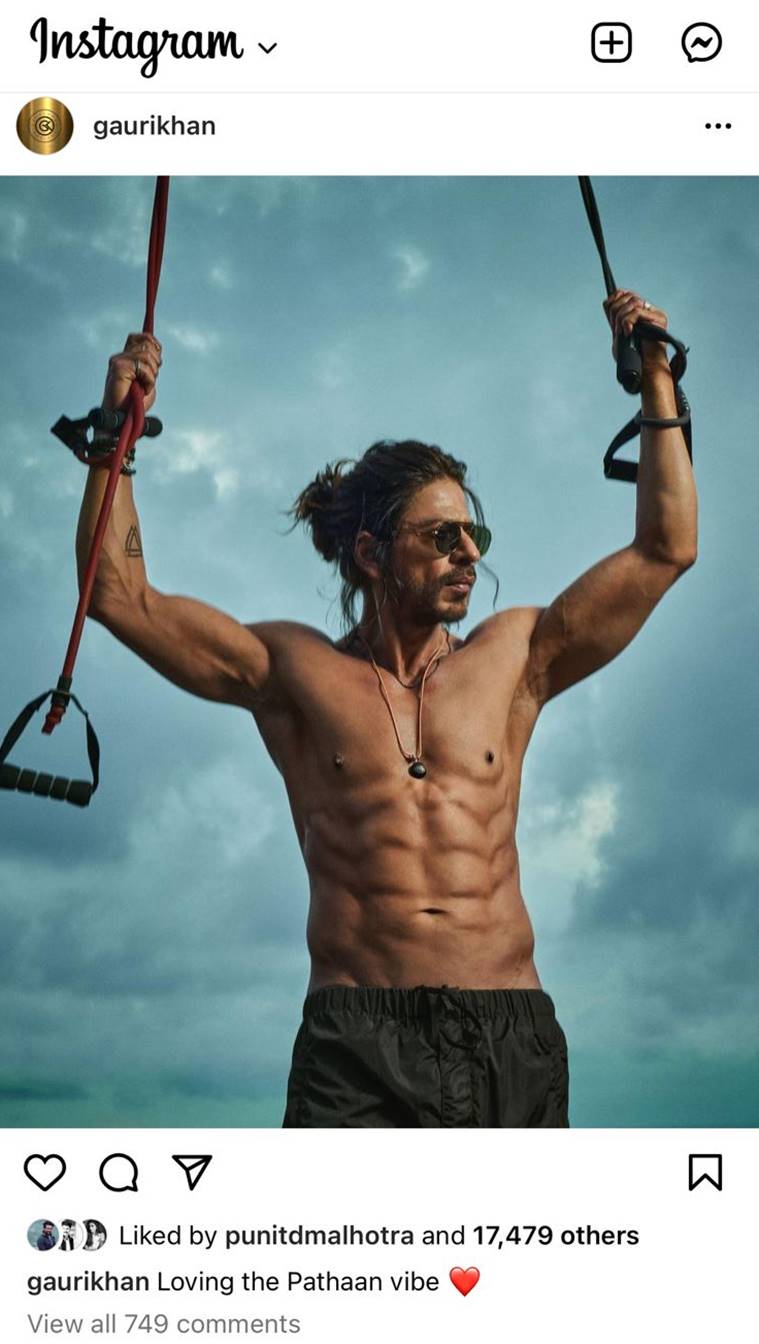 Shah Rukh Khan flaunts his eight-pack abs during visit to Google  headquarter