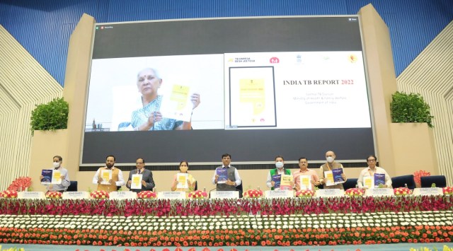 At the event organised on the occasion of World TB Day Union Minister of State for Department of Science and Biotechnology Dr Jitendra Singh also announced the launch of 'Dare2eraD TB' to eradicate the disease.
(Source: Twitter/@mansukhmandviya)