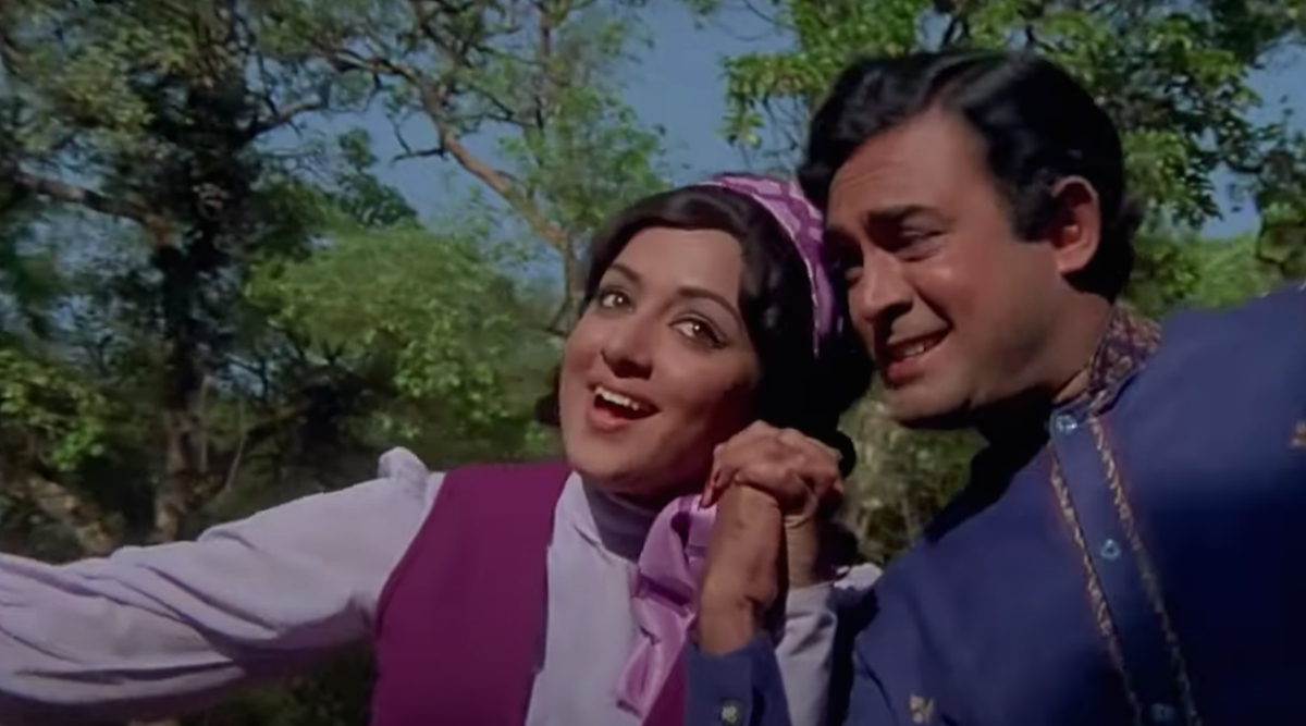When Hema Malini said Sanjeev Kumar wanted her to be an 'all-sacrificing  wife' who looked after his mother: 'A caricature of a male chauvinist' |  Bollywood News, The Indian Express