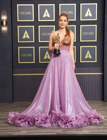 Angela Bassett wore the - Image 1 from Oscars 2023: Best-Dressed