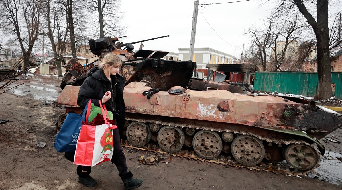 Russia-Ukraine crisis Live: Russians besiege Ukrainian ports as armored column stalls Russia-Ukraine crisis Live: Russians besiege Ukrainian ports as armored column stalls