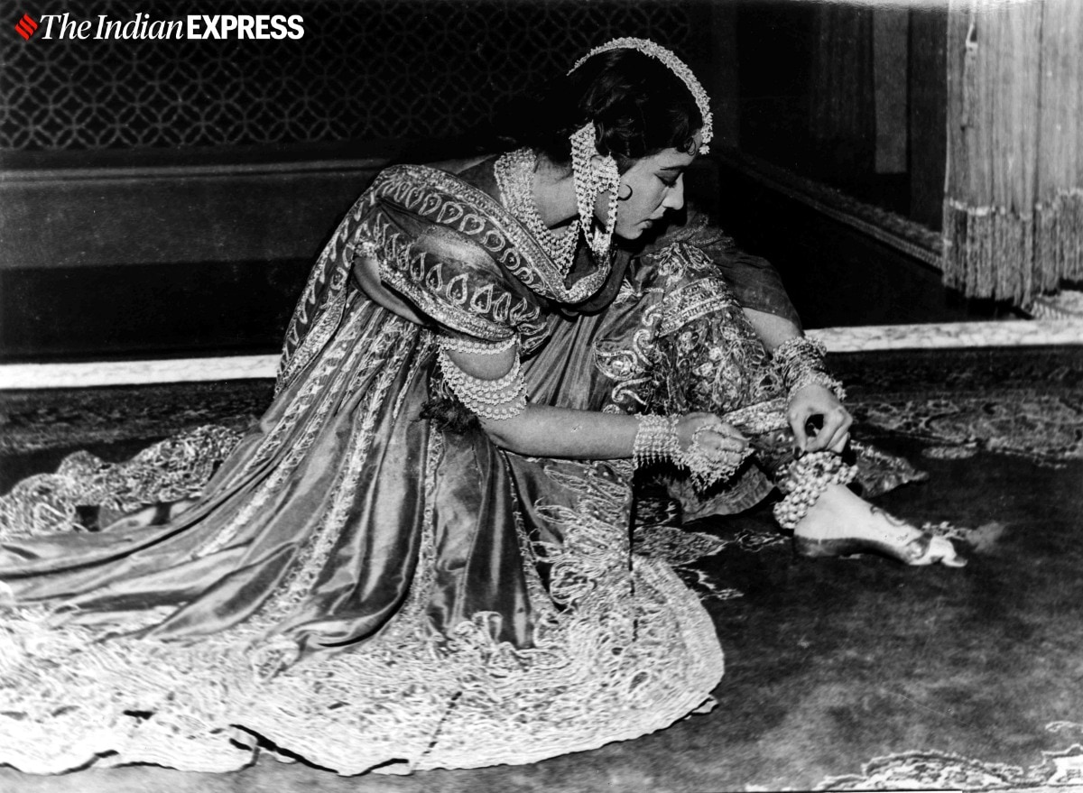 The Queer phenomenon called Meena Kumari | Entertainment News,The ...