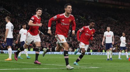 Manchester United's Cristiano Ronaldo celebrates scoring their third goal (Source: Reuters)