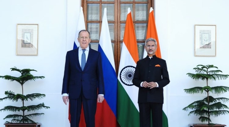  Russian FM Sergey Lavrov with External Affairs Minister S. Jaishankar in Hyderabad House. (Twitter/DrSJaishankar)