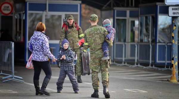 ukraine children refugee, slovakia guards play with ukraine children, slovakia cops play refugee kids video, indian express