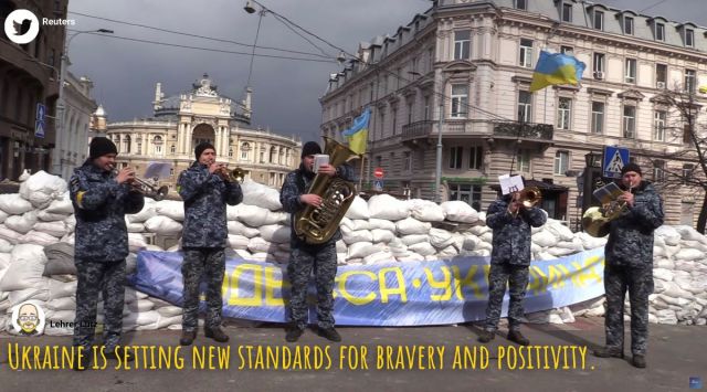ukraine, odessa, russian invasion, ukraine russia conflict, odessa ukraine military band performance, dont worry be happy ukraine, viral video, indian express