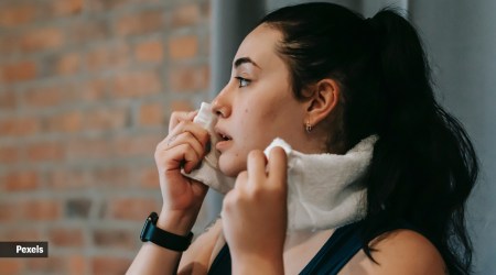 Here's what to know about face mites (Source: Pexels)