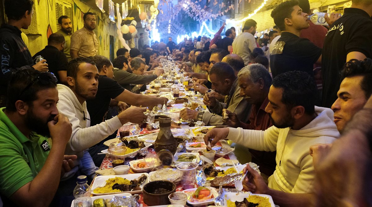 Cairo’s Ramadan street feasts return after coronavirus suspension ...