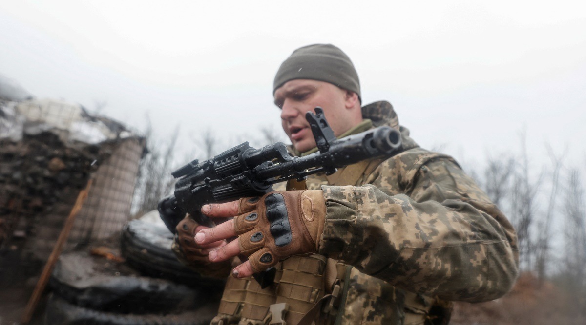 US gives Ukraine $800 million more in military aid, adds heavy weapons ...