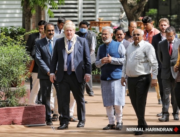 Boris Johnson India, Boris Johnson Gujarat, Boris johnson Gujarat photos, Boris Johnson sabarmati ashram, Boris Johnson India visit pictures, boris johnson PM Modi, Indian express,