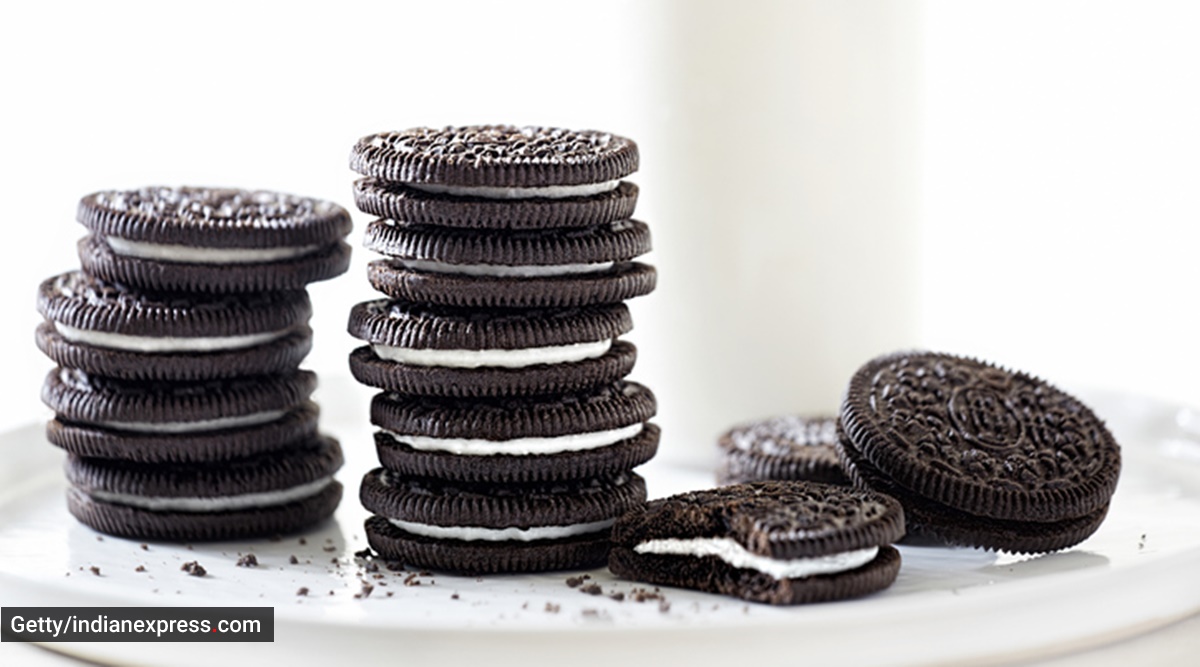 Does science answer how you can split cream perfectly between Oreo cookies?  Here's what a study found