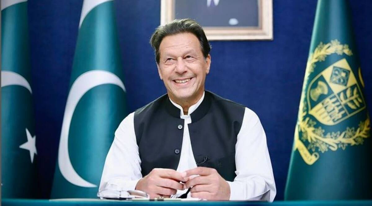 Imran Khan, Imran Khan no-confidence vote, Pakistan, Pakistan news, Pakistan Tehreek-e-Insaf, Pakistan military, Indian express, Opinion, Editorial, Current Affairs