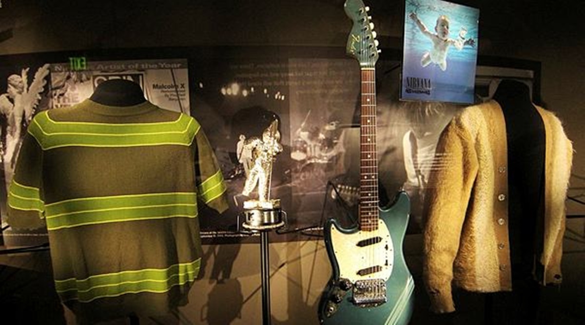 Kurt Cobain s blue guitar in Nirvana s Smells Like Teen Spirit