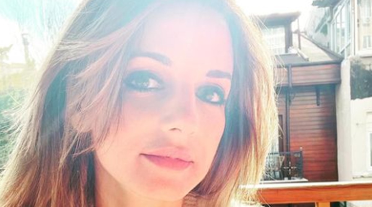 Sussanne Khan is a pro at jump squats; take a look