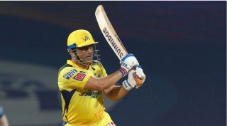 MI vs CSK in pics: MS Dhoni finishes off in style