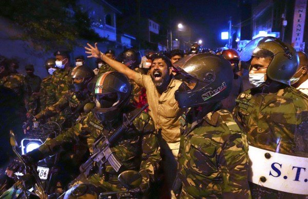 Más de 600 manifestantes arrestados por violar orden de toque de queda;  Los sitios de redes sociales están bloqueados