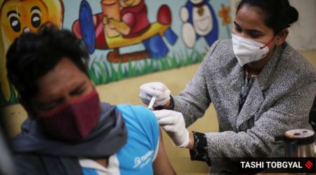 Covid-19 vaccination in Delhi (Express Photo: Tashi Tobgyal, File)