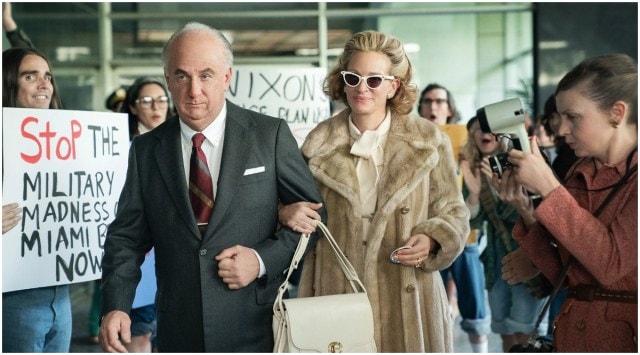 Julia Roberts and Sean Penn in a still from Gaslit. (Photo: Starz)