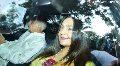 Puja Bhat Hot Xxx - Mahesh Bhatt, Pooja Bhatt came wearing mehendi to Alia Bhatt's pre-wedding  function. See photos, video | The Indian Express