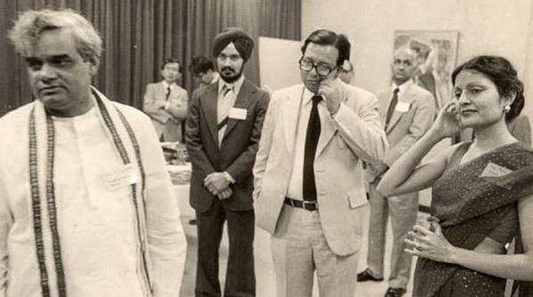 Hardeep Singh Puri, Hardeep Singh Puri pics with former prime ministers, Pradhanmantri Sangrahalaya, indian pm museum, viral news