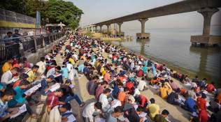 Big draw on banks of Ganga in Patna: mock tests for Railways