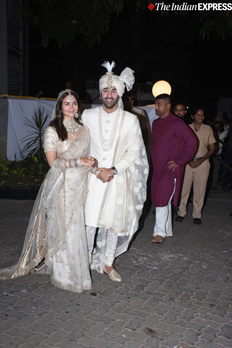 Alia Bhatt-Ranbir Kapoor Wedding First Pics: Alia Ranbir Ties The Knot ...