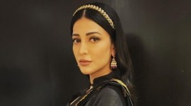 shruti haasan, assamese sari