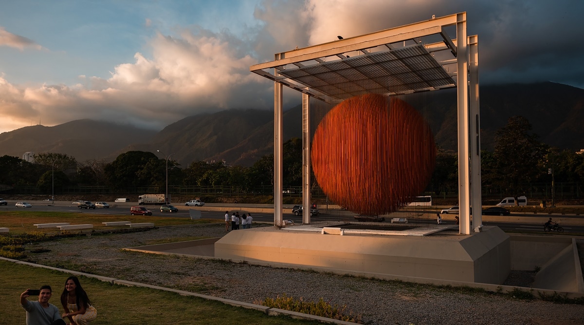 A decaying art gem signifying Venezuela’s divisions could now help it heal