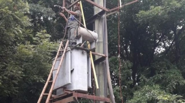 Power transformer maintenance work in the Vyalikaval area of Malleswara subdivision of Bescom in progress. (Twitter/@NammaBESCOM)