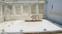 ASI shuts Aurangzeb’s tomb in Aurangabad after MNS comments