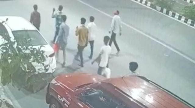 Delhi's Anand Lok robbery: CCTV shows 8 men loitering for 5 hours ...