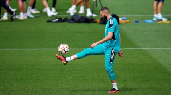 9 best pics as Real Madrid unveil new home kit — Benzema spotted - Football