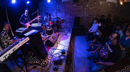 skinny mo's jazz club,