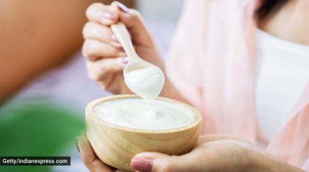 menstrual cycle, menstrual cycle diet, foods to eat during menstrual cycle, healthy eating, dietary changes menstrual cycle, indian express news