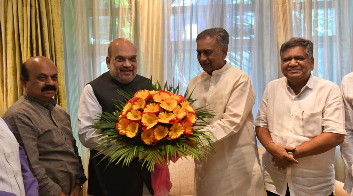 JD(S) Lingayat face, MLC Basavaraj Horatti joins BJP during Amit Shah's  Bengaluru visit | Bangalore news