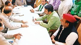 Akhilesh Yadav, Rahul Gandhi, Uttar Pradesh, Uttar Pradesh news, Indian Express, India news, current affairs, Indian Express News Service, Express News Service, Express News, Indian Express India News