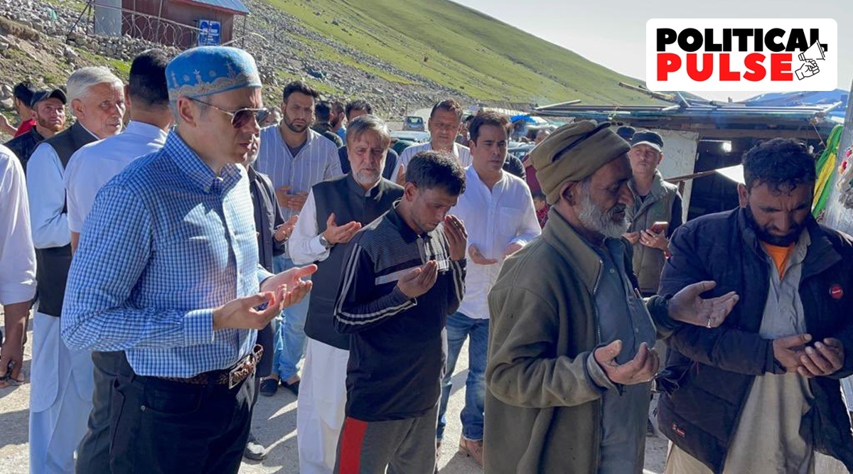 National Conference vice-president Omar Abdullah on his way to Poonch. (Photo: Twitter/@JKNC_)